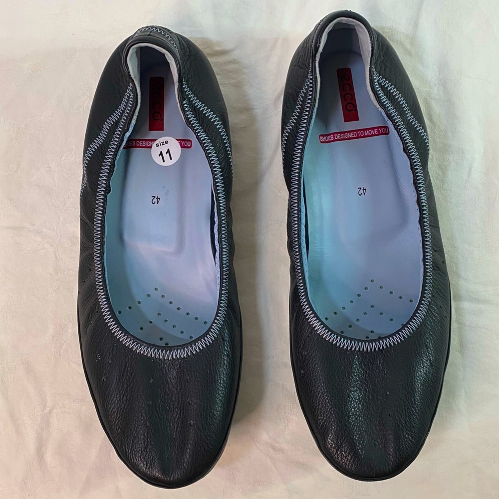 ECCO black leather ballet flats Sz 42 US 11